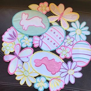 Set of 4 NWT  Easter placemats